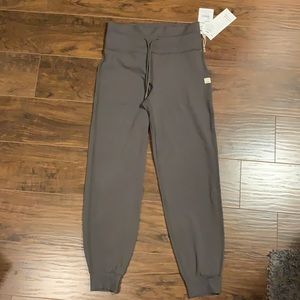 Vuori dark green joggers size small